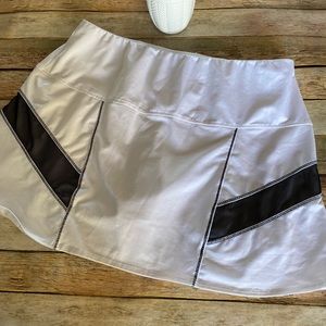 Lucky In Love White & Black Tennis Athletic Skort Size Large